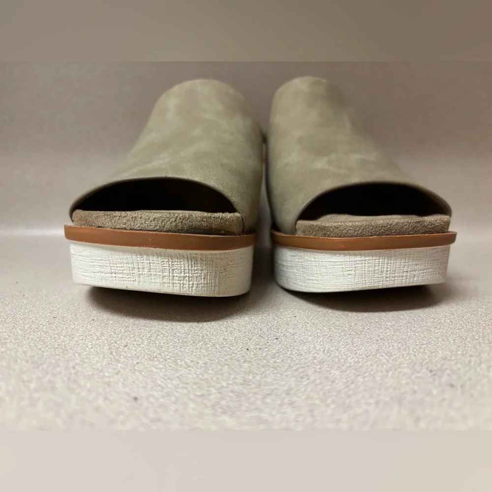 Pierre Dumas Beige Block Heel Mules - Picture 4 of 8